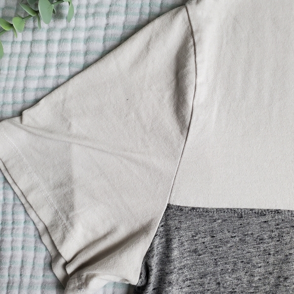 Old Navy Colourblock Crewneck Tshirt - Picture 5 of 5